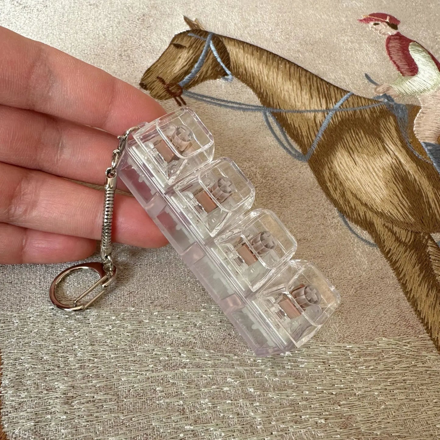 LED Keyboard Keychain Fidget – Clicky Stress Relief Toy